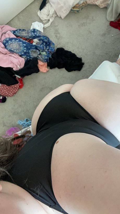 plump bombshell onlyfans leak ass