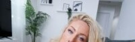 sadiejuice onlyfans topless