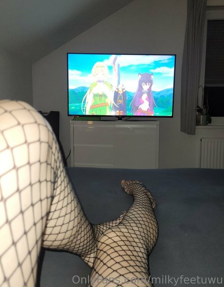 milkyfeetuwu onlyfans.