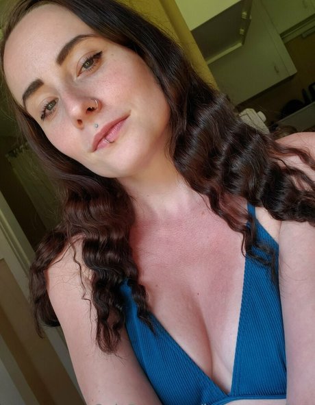 lynn myra free onlyfans model