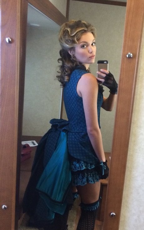 Lili Simmons onlyfans nudes leaks