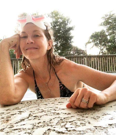 Jenna Elfman onlyfans pics nude