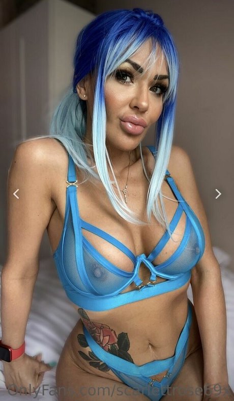 scarlettrose69x onlyfans topless