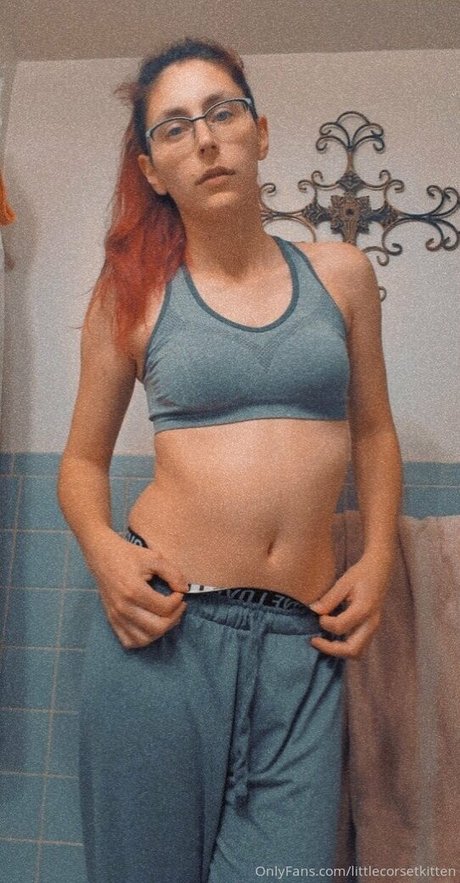 littleeevee66 onlyfans striptease