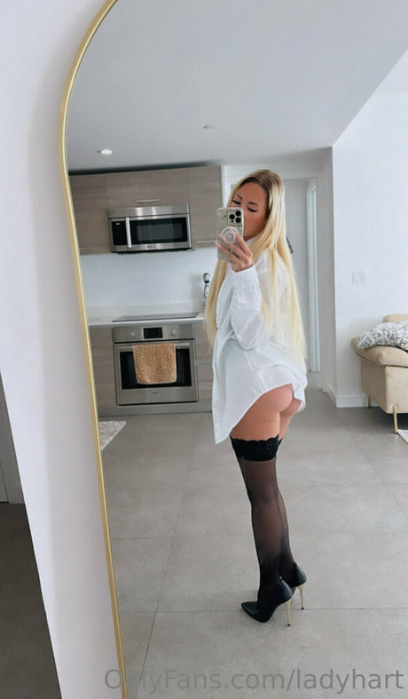 ladyhart nude onlyfans pics
