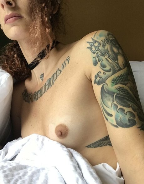 cleoalexandria onlyfans striptease