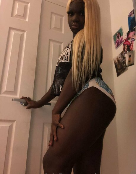 sissy serayah only fans review