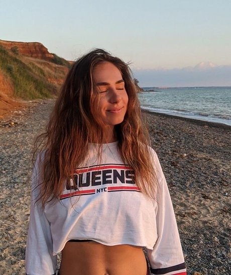 Anna Adamovich only fans leak nude