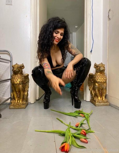 asian cheerleader onlyfans naked glimpse