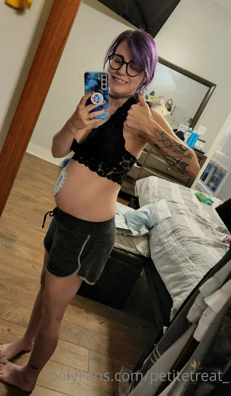 petitetreat_ nude onlyfans