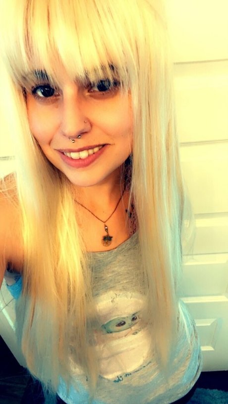 petitetreat_ onlyfans pic