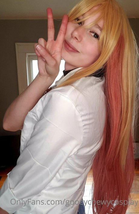 gooeychewycosplay onlyfans leak ass