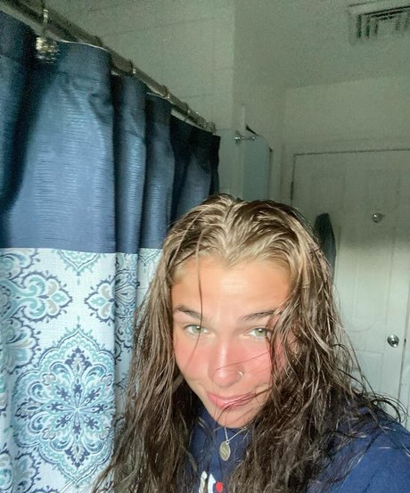 andrea posnerrr onlyfans model photo