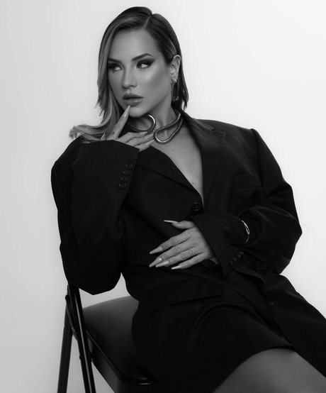 Gabi Martins onlyfans model