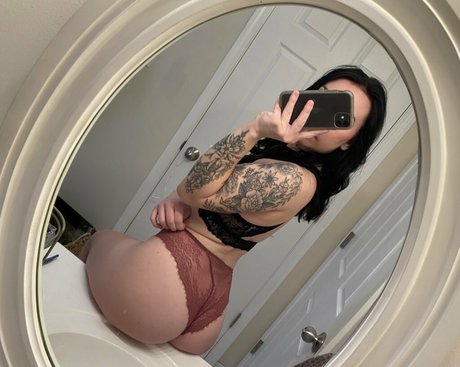 Glizzy McGuire leaked onlyfans sextape