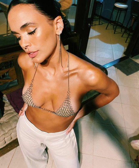 Giovana Cordeiro new onlyfans leaks