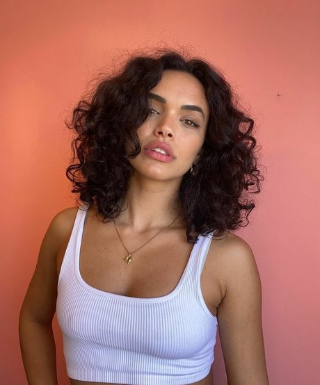 Giovana Cordeiro only fans.