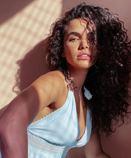 Giovana Cordeiro onlyfans sex leak