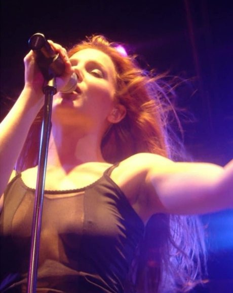 Simone Simons leaked only fans porn