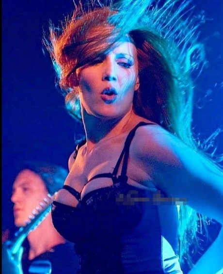 Simone Simons leaked onlyfans pictures