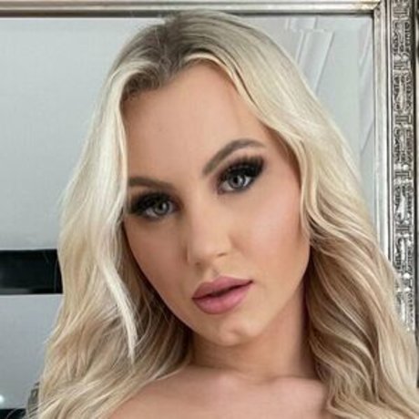 lunarae onlyfans leak fuck