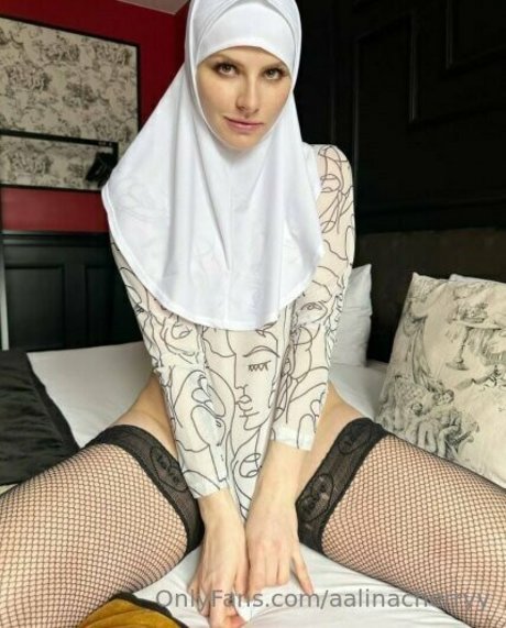 aalinacherryy onlyfans content