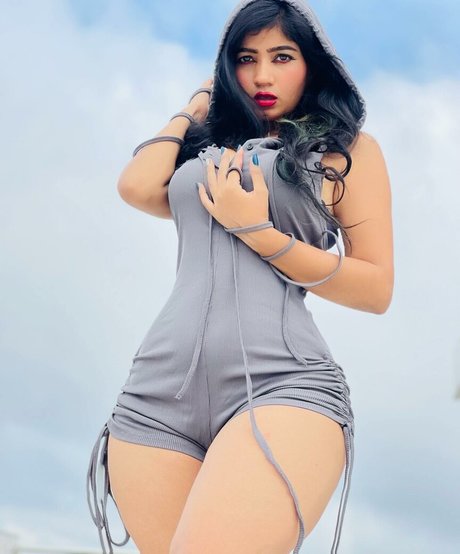 Neha Singh onlyfans leaked pictures