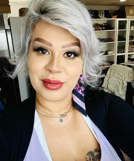 Myra La Chula onlyfans lesk