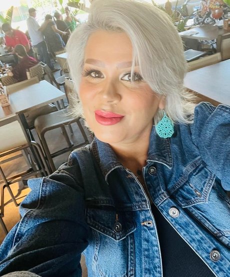 Myra La Chula onlyfans model