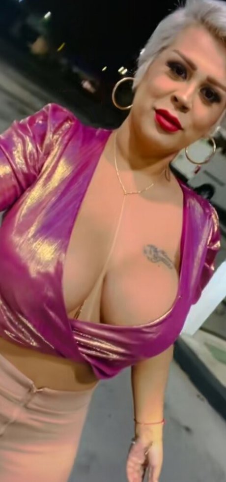 Myra La Chula onlyfans content