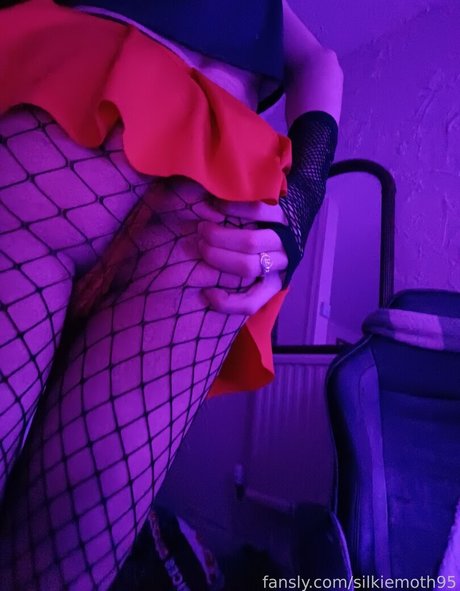 silkiemoth95 onlyfans porn leaks