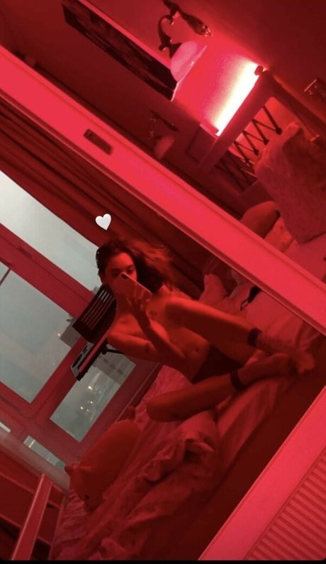 fraukrauze onlyfans strip tease