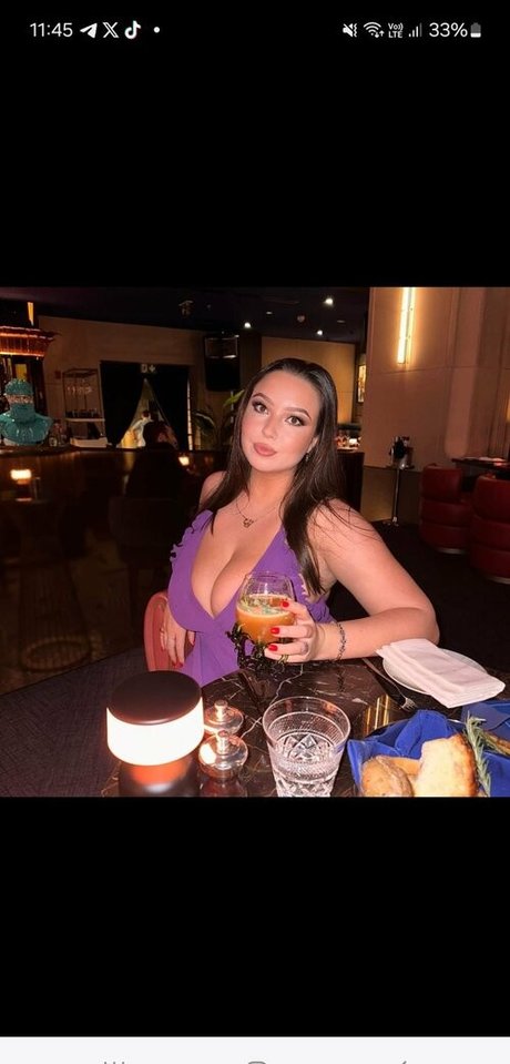 Lydia Harrison naked onlyfans pics