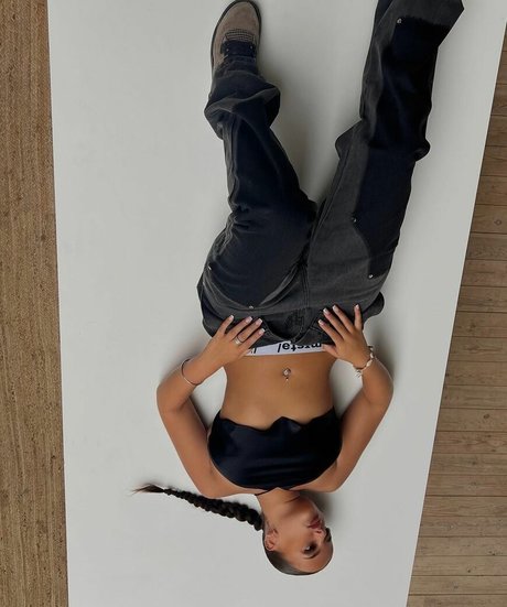 Isabella Evans onlyfans nude photos