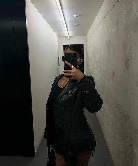 Isabella Evans only fans review