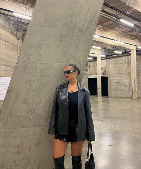 Isabella Evans onlyfans pics