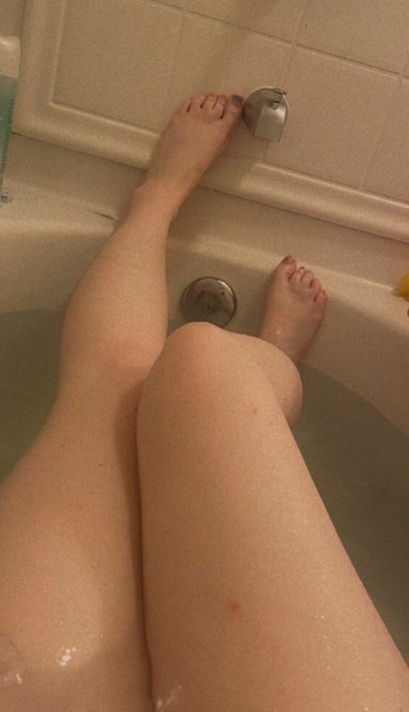 thick thighs onlyfans erotic selfie