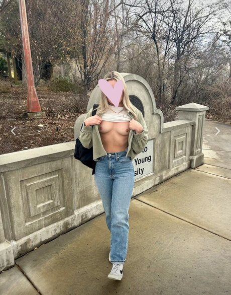 MormonBarbie onlyfans model