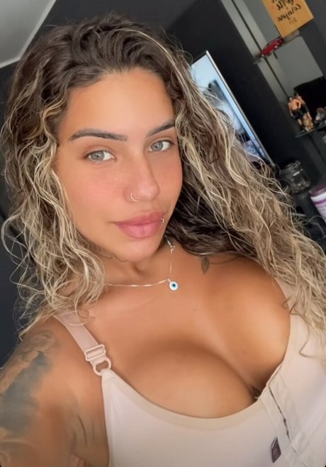 Carol Santos onlyfans nude leak