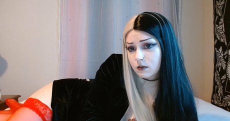 missfloramoon onlyfans nudes leaked