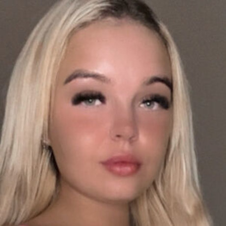 Amy White onlyfans striptease