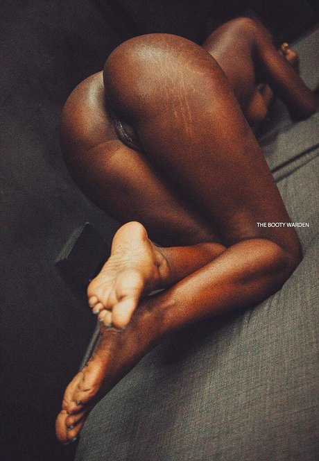 The Booty Warden onlyfans leaked photos