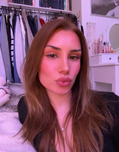 Carmen Blair onlyfans