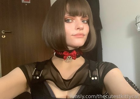 thecutestkittycat  self-portrait