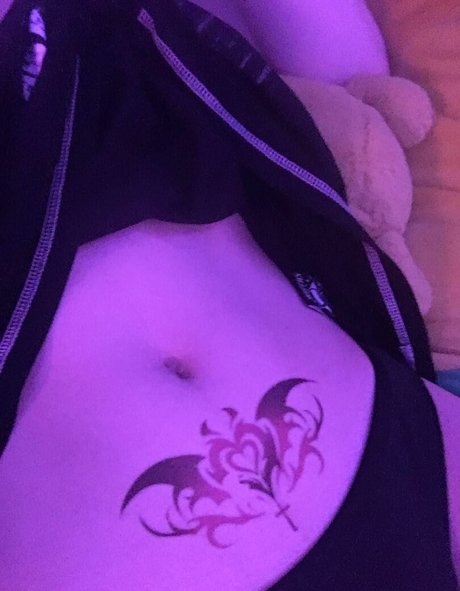 BrokenBunnys onlyfans naked