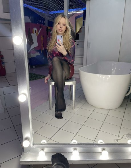 scarlettford onlyfans page