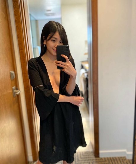 Aveline Liu ass onlyfans