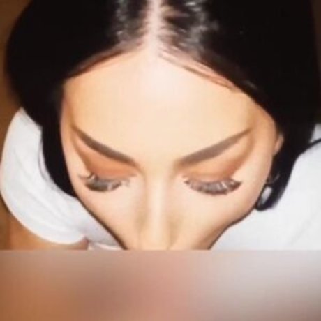 ariarose xxx onlyfans model