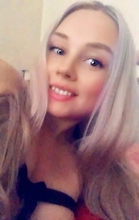 LeaFoxy onlyfans public photos