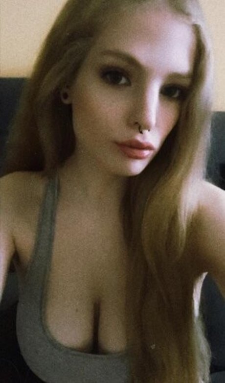 zvonilkaaaa_ hot onlyfans